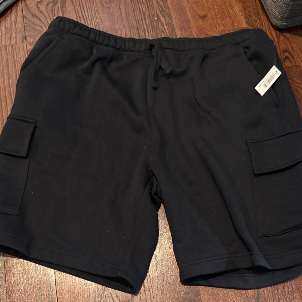 Amazon Essentials Men's Black Cargo Shorts